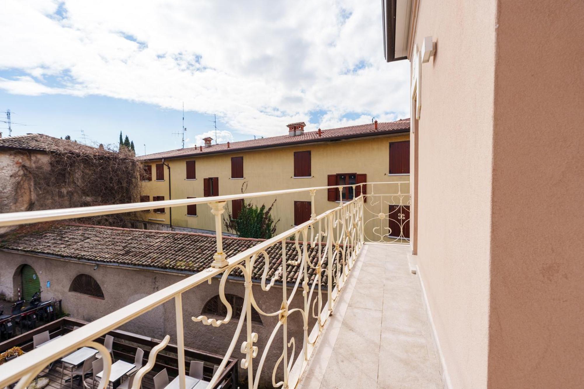 La Casa Incartata Apartment Toscolano Maderno Exterior photo